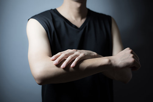 腕脱毛 - 季節に関わらず毛の濃さが気になる場所といえば「腕の脱毛」