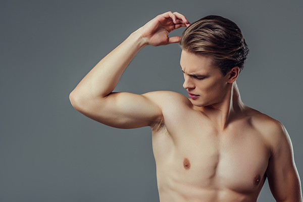 脇 - 男性も脇のお手入れをするべきなの？迷っているあなたに