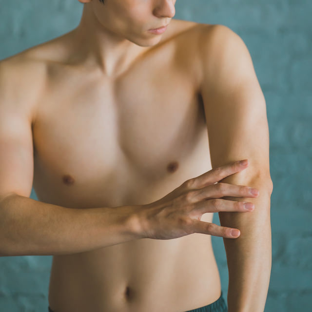 PXT00007576396801 - 【腕フェチ女子にモテろ】メンズの腕毛は意外と見られている！