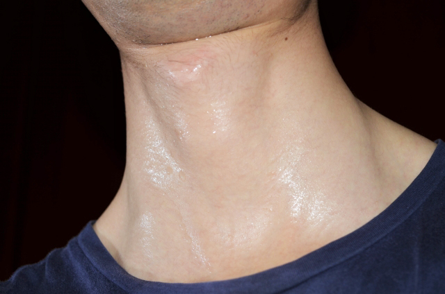 1194715 s - 印象UPする為には首元のケアから始めよう！